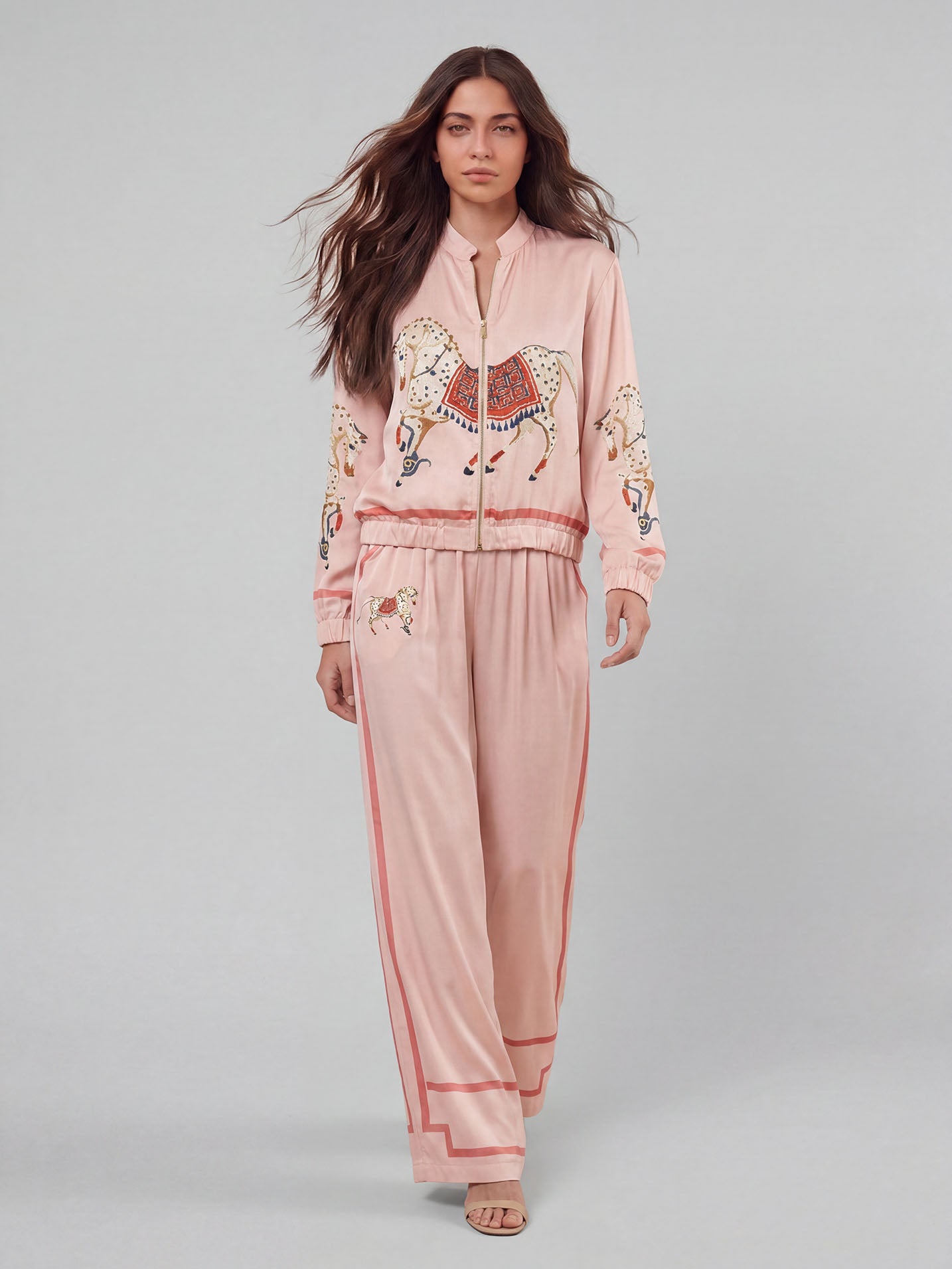 Ensemble Deux Pièces Femme Satin Veste Zippée Pantalon Large Imprimé Équestre Cheval Casual Chic Soirée Élégant Vacances – Équinova