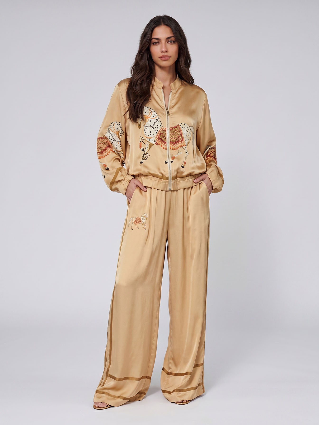 Ensemble Deux Pièces Femme Satin Veste Zippée Pantalon Large Imprimé Équestre Cheval Casual Chic Soirée Élégant Vacances – Équinova