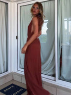 Mono largo para mujer con espalda descubierta, escote en V profundo, cintura alta, lazo burdeos, para fiesta, vacaciones, casual, chic y elegante – Vinhalia