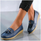 Mocassini bassi slip-on da donna con dettagli frangiati – bianco
