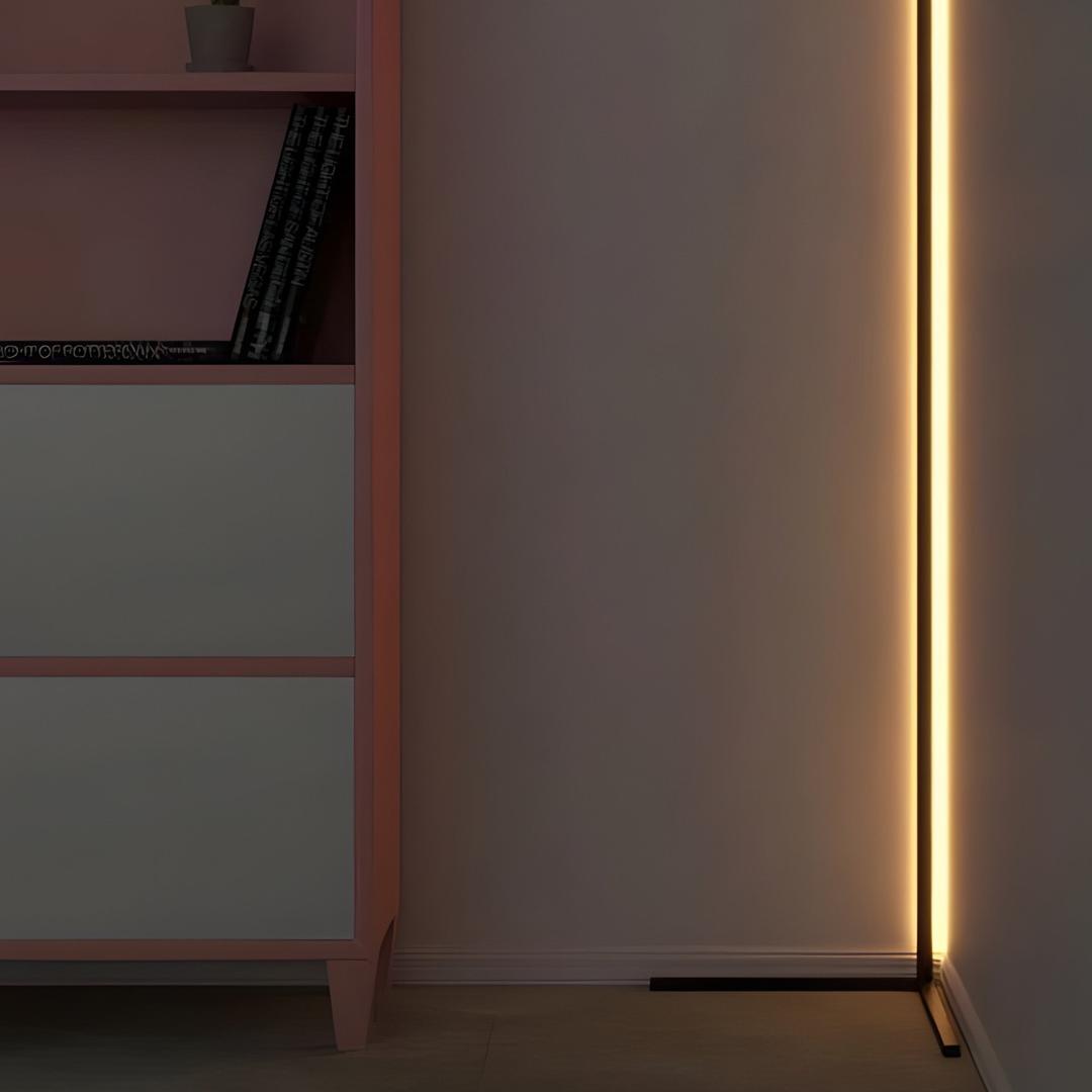 Lampe d'Angle Moderne en Aluminium pour Salon