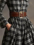 Robe longue décontractée à carreaux ethniques rétro pour femmes avec col, ceinture et manches longues – Marron rougeâtre
