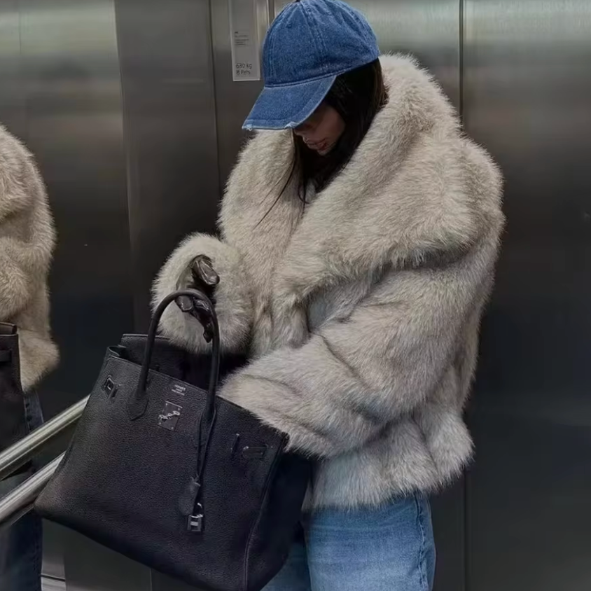 Hiverline Liora — La Douceur en Mouvement