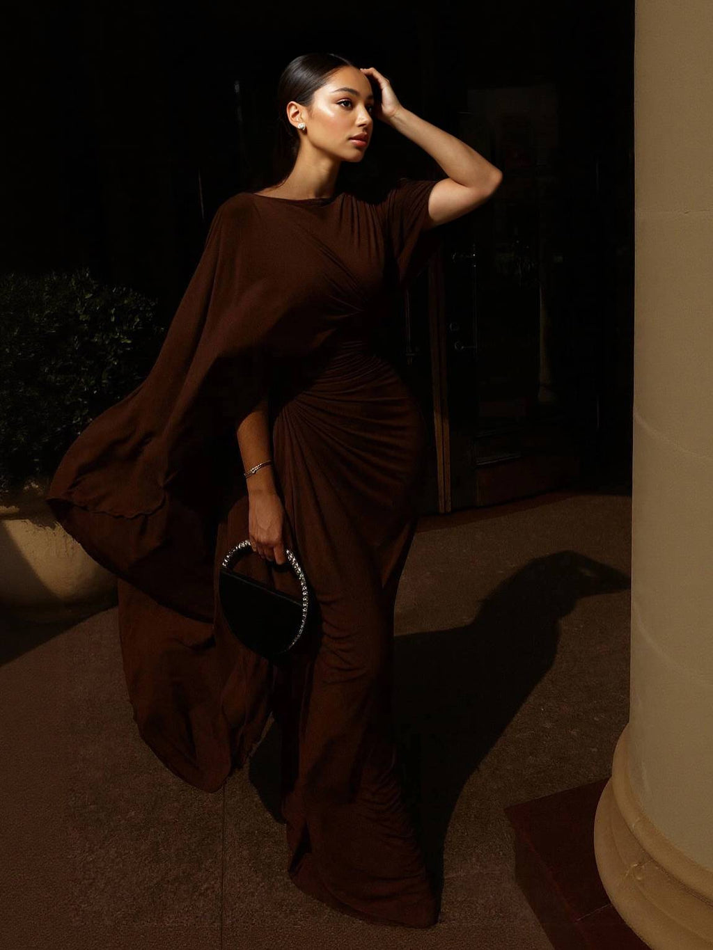 Robe Longue Femme Col Bateau Ajustée Plissée Abdomen Couvert Élégante Soirée Mariage Fête Formelle Cocktail Gala – Bateauline