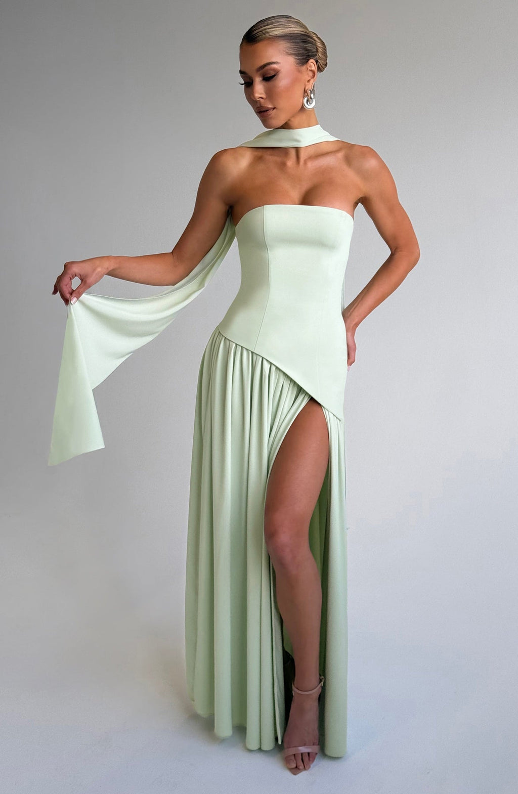 Robe Longue Élegante Sans Manches pour Femmes Ajustée Fendue Formelle Soirée Mariage Invité Sophistiquée – Mya