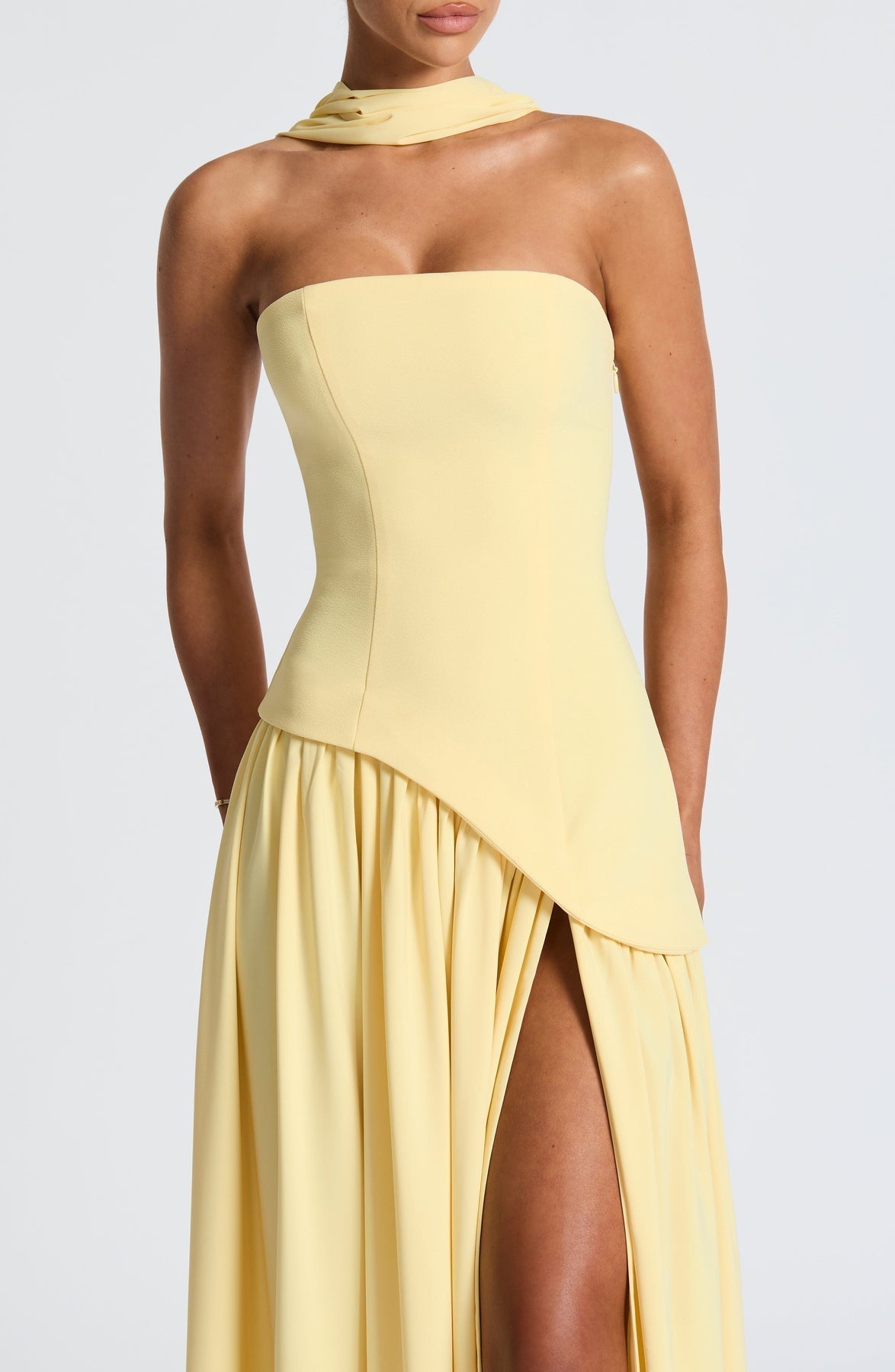Robe Longue Élegante Sans Manches pour Femmes Ajustée Fendue Formelle Soirée Mariage Invité Sophistiquée – Mya