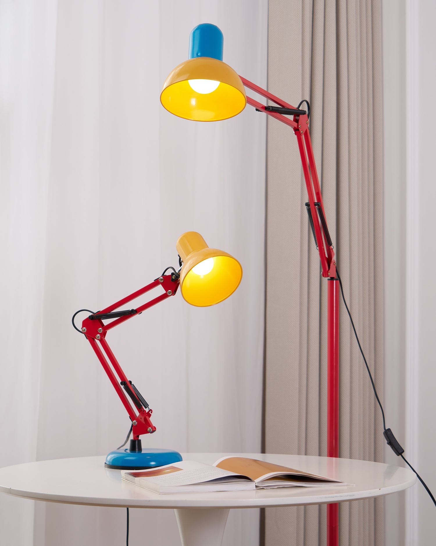 Lampe de Sol Flexo Memphis