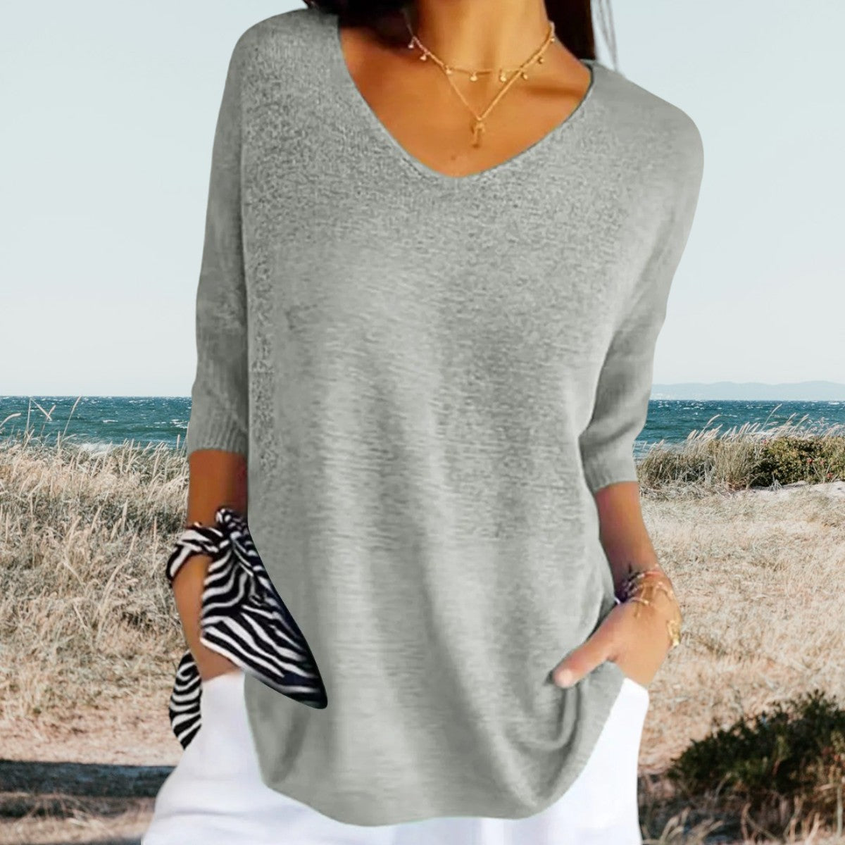 Camiseta de punto con cuello en V para verano para mujer, ligera, corte casual, versátil y suave – Gerda