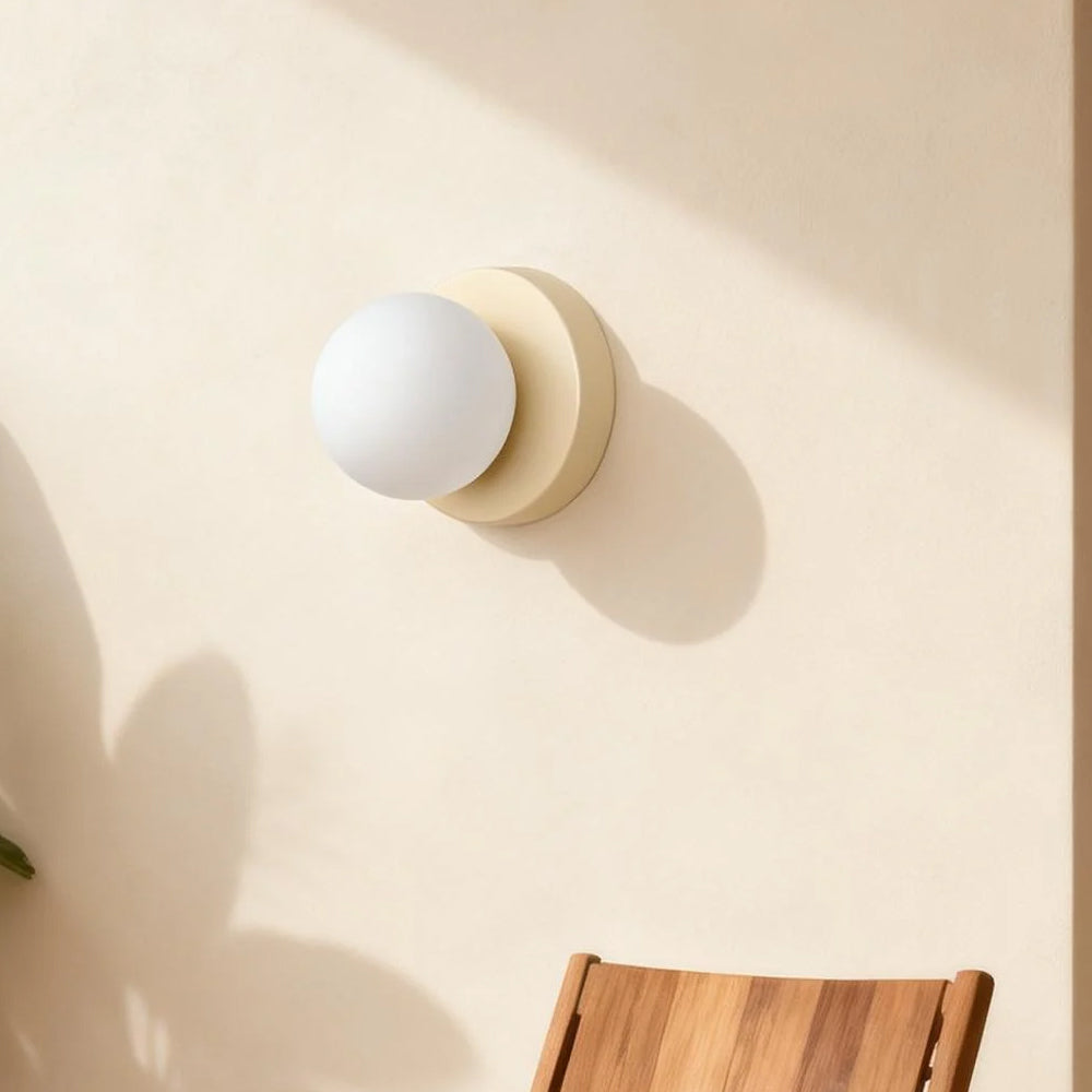 Minimalistische LED-Wandlampe Nachttisch Transparentes Glas Lampenschirm Poliertes Eisen Beige – Klein Einfach