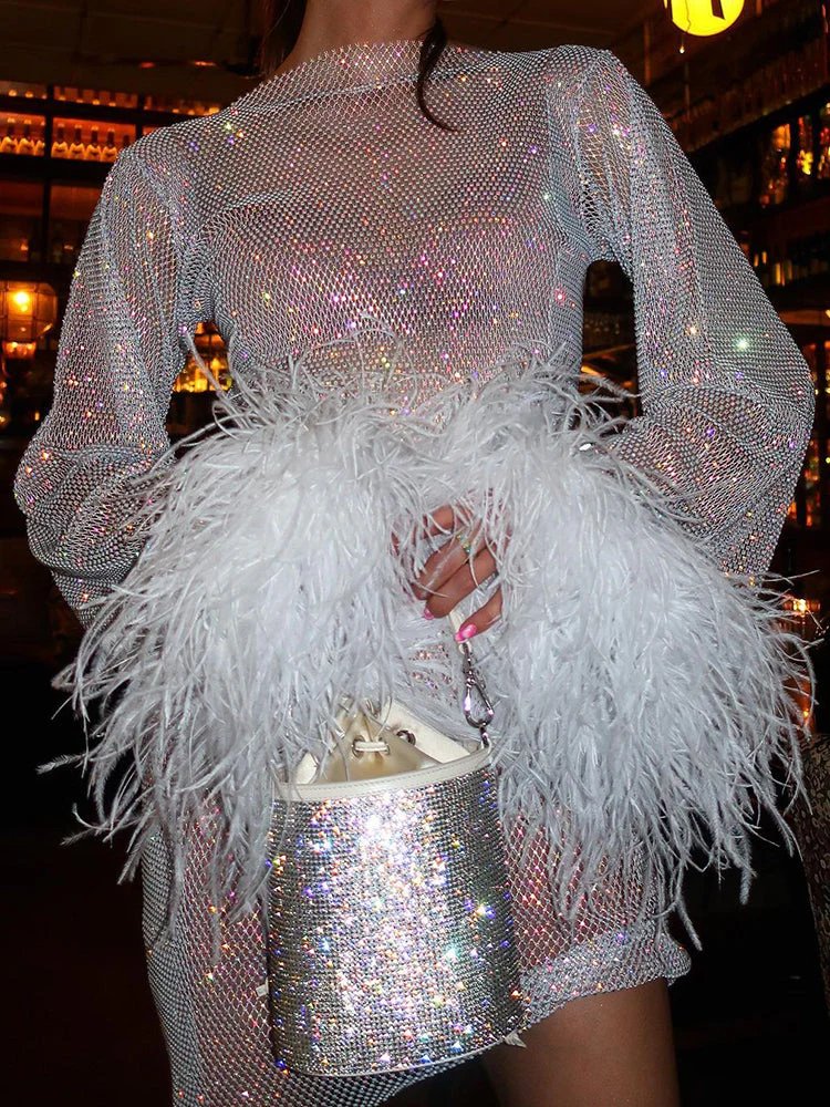 Robe Mini à Manches Longues avec Cuff en Plumes Scintillantes pour Femmes – Mayra