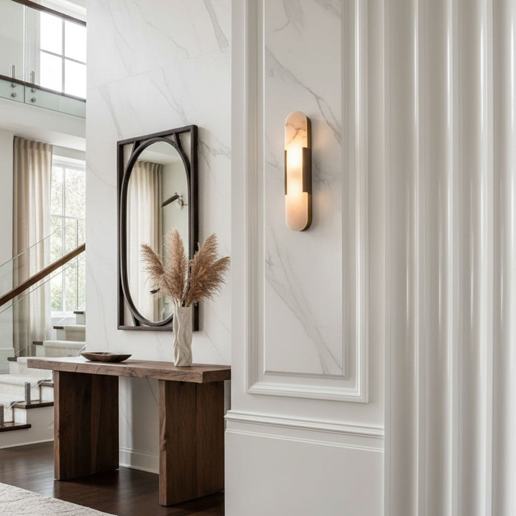 Längliche Wandleuchte aus natürlichem Alabaster, sanftes Licht, eleganter, zeitloser Luxus-Stil