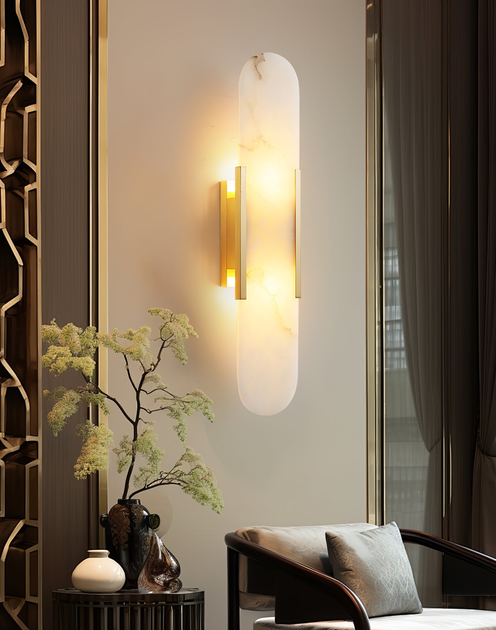 Längliche Wandleuchte aus natürlichem Alabaster, sanftes Licht, eleganter, zeitloser Luxus-Stil