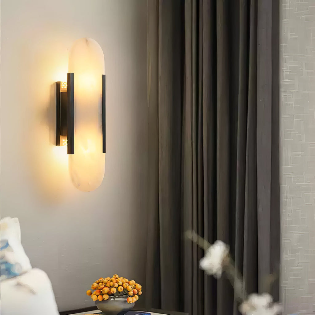 Längliche Wandleuchte aus natürlichem Alabaster, sanftes Licht, eleganter, zeitloser Luxus-Stil