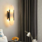 Längliche Wandleuchte aus natürlichem Alabaster, sanftes Licht, eleganter, zeitloser Luxus-Stil