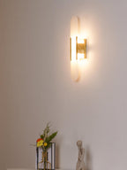 Längliche Wandleuchte aus natürlichem Alabaster, sanftes Licht, eleganter, zeitloser Luxus-Stil