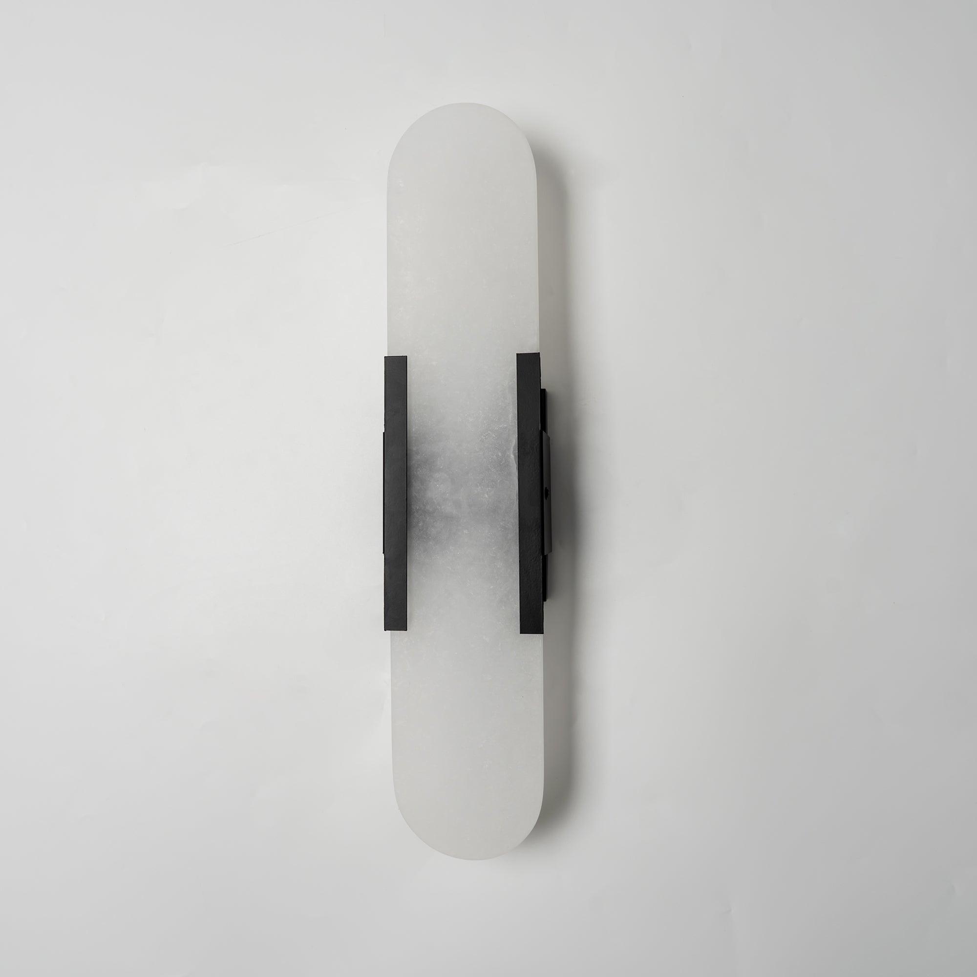 Längliche Wandleuchte aus natürlichem Alabaster, sanftes Licht, eleganter, zeitloser Luxus-Stil