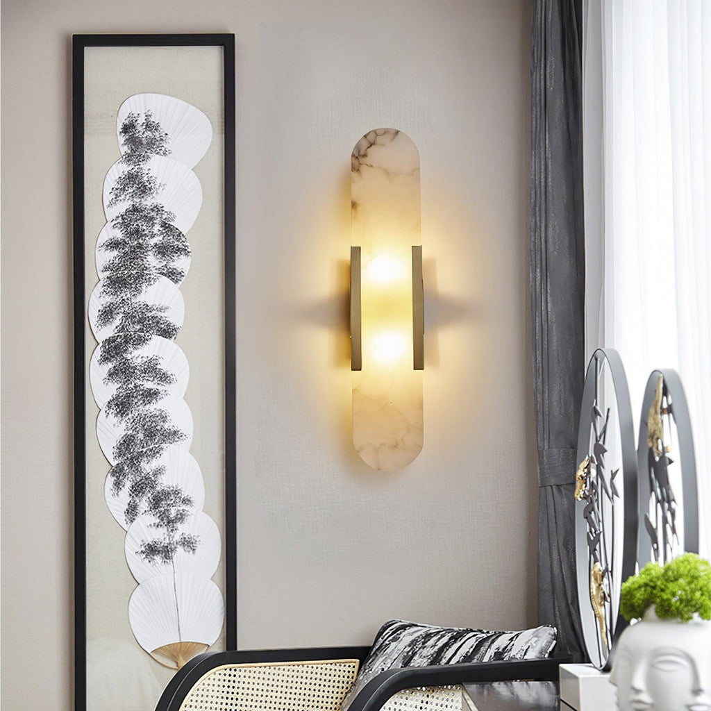 Längliche Wandleuchte aus natürlichem Alabaster, sanftes Licht, eleganter, zeitloser Luxus-Stil