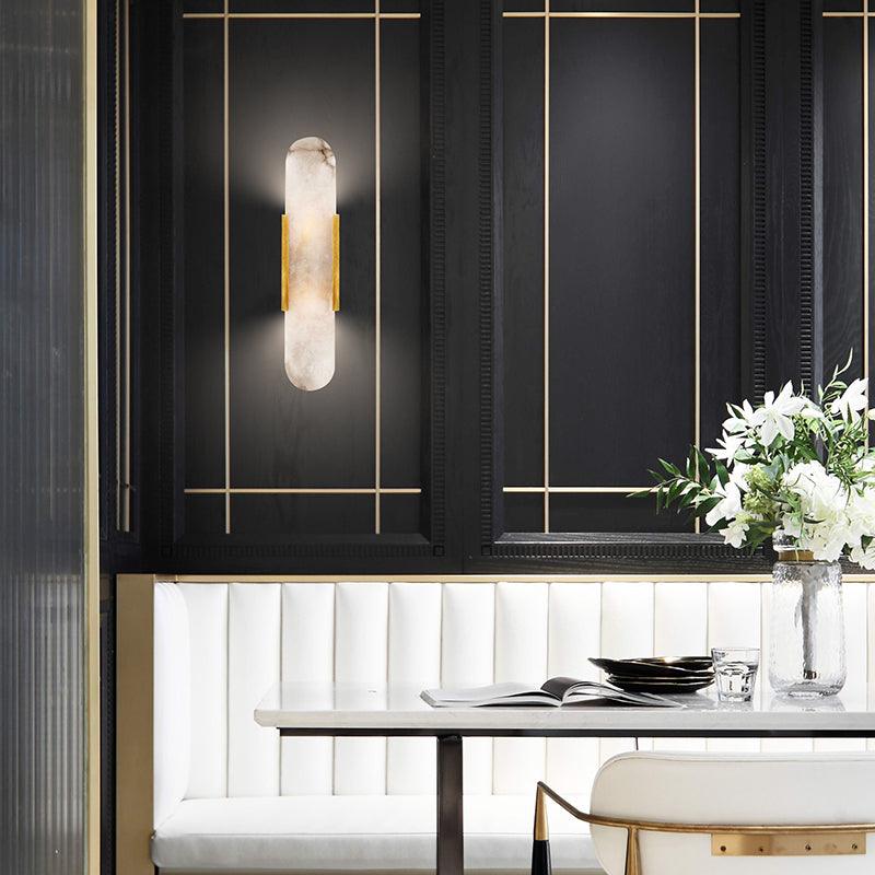 Längliche Wandleuchte aus natürlichem Alabaster, sanftes Licht, eleganter, zeitloser Luxus-Stil