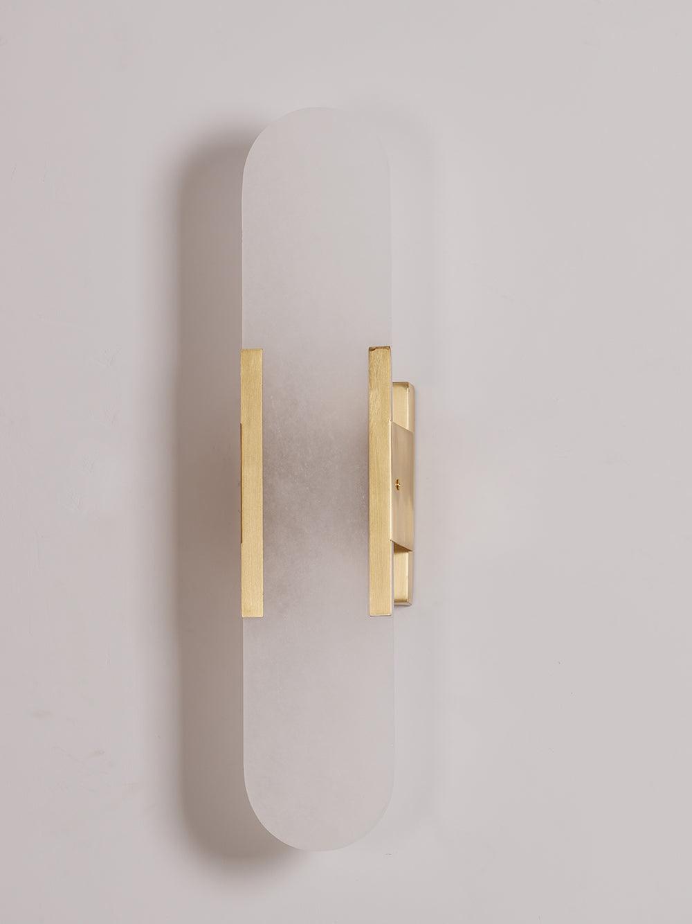 Längliche Wandleuchte aus natürlichem Alabaster, sanftes Licht, eleganter, zeitloser Luxus-Stil