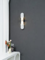Längliche Wandleuchte aus natürlichem Alabaster, sanftes Licht, eleganter, zeitloser Luxus-Stil