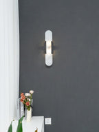 Längliche Wandleuchte aus natürlichem Alabaster, sanftes Licht, eleganter, zeitloser Luxus-Stil