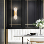 Längliche Wandleuchte aus natürlichem Alabaster, sanftes Licht, eleganter, zeitloser Luxus-Stil