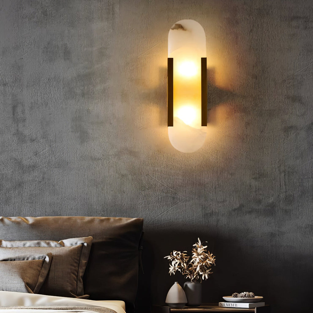 Längliche Wandleuchte aus natürlichem Alabaster, sanftes Licht, eleganter, zeitloser Luxus-Stil