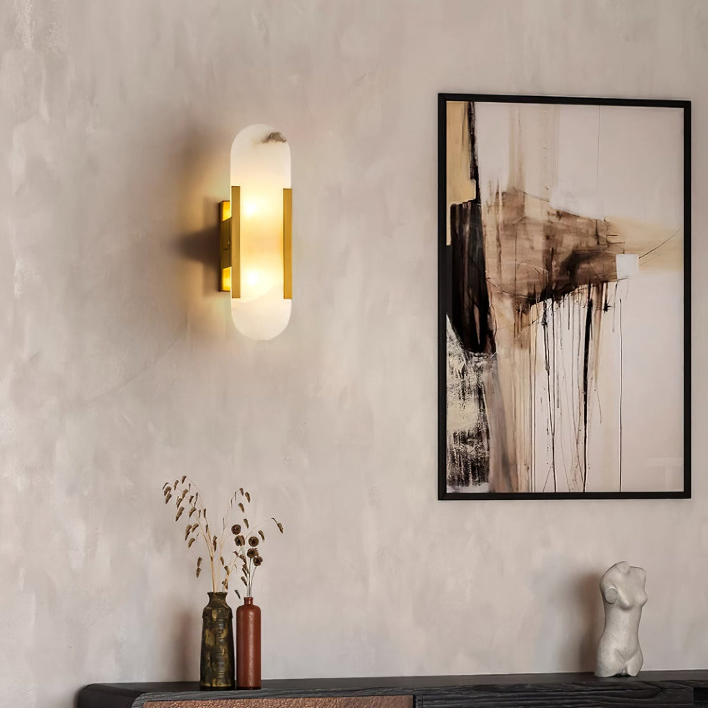 Längliche Wandleuchte aus natürlichem Alabaster, sanftes Licht, eleganter, zeitloser Luxus-Stil