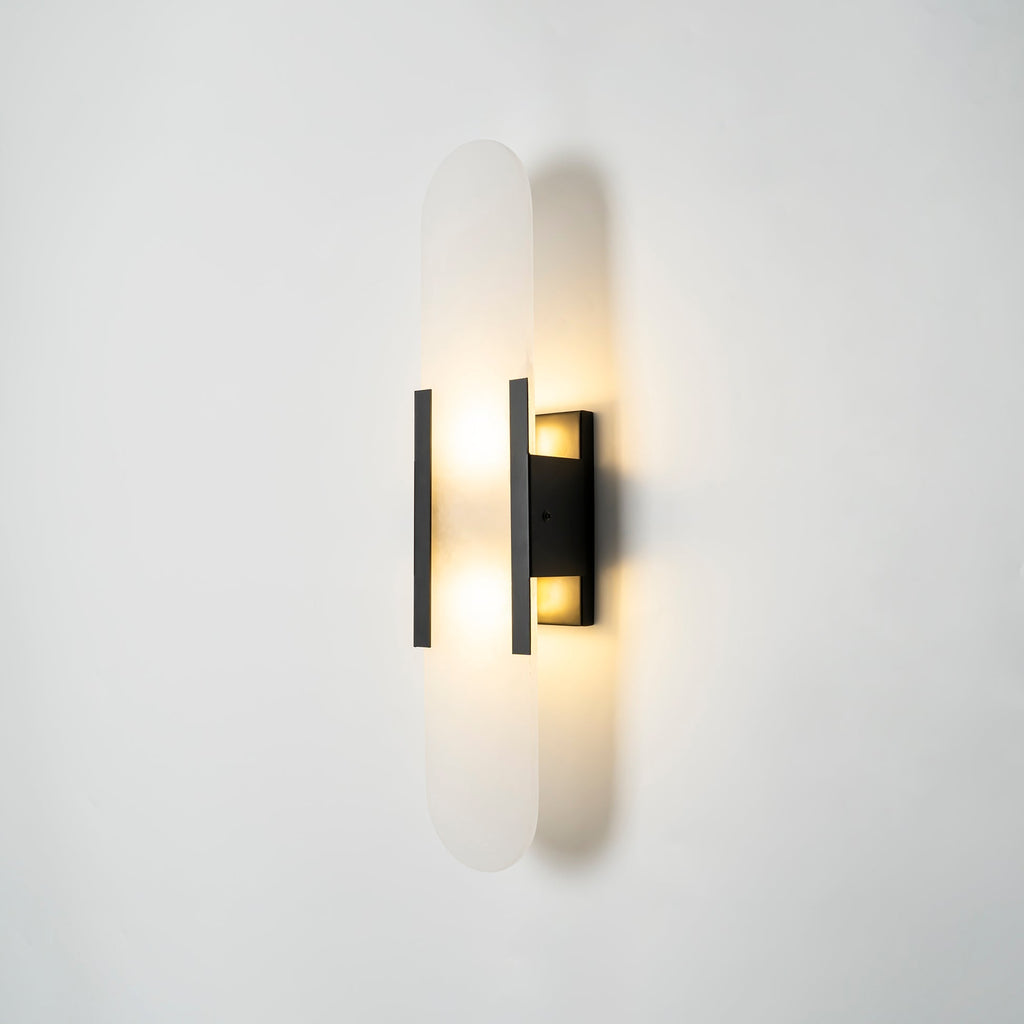 Längliche Wandleuchte aus natürlichem Alabaster, sanftes Licht, eleganter, zeitloser Luxus-Stil