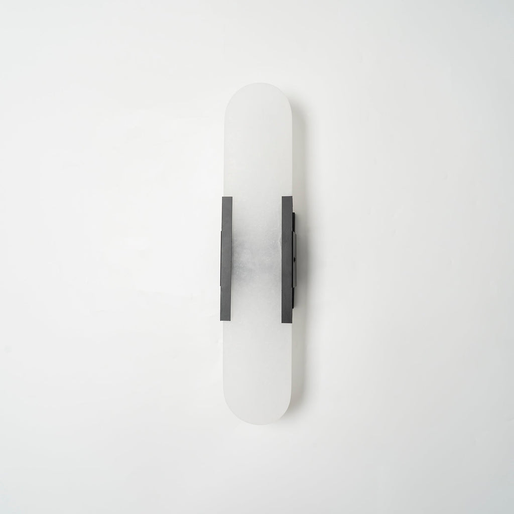 Längliche Wandleuchte aus natürlichem Alabaster, sanftes Licht, eleganter, zeitloser Luxus-Stil