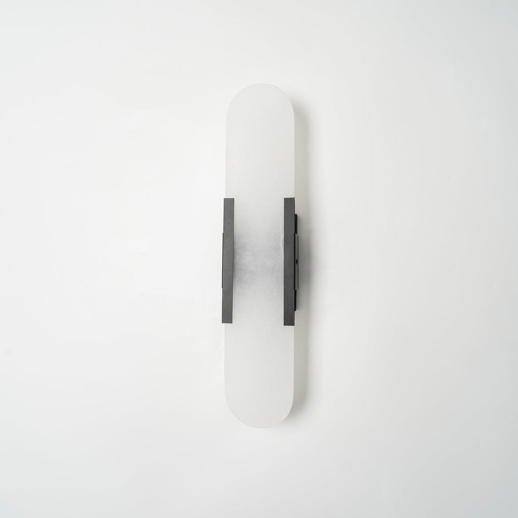 Längliche Wandleuchte aus natürlichem Alabaster, sanftes Licht, eleganter, zeitloser Luxus-Stil