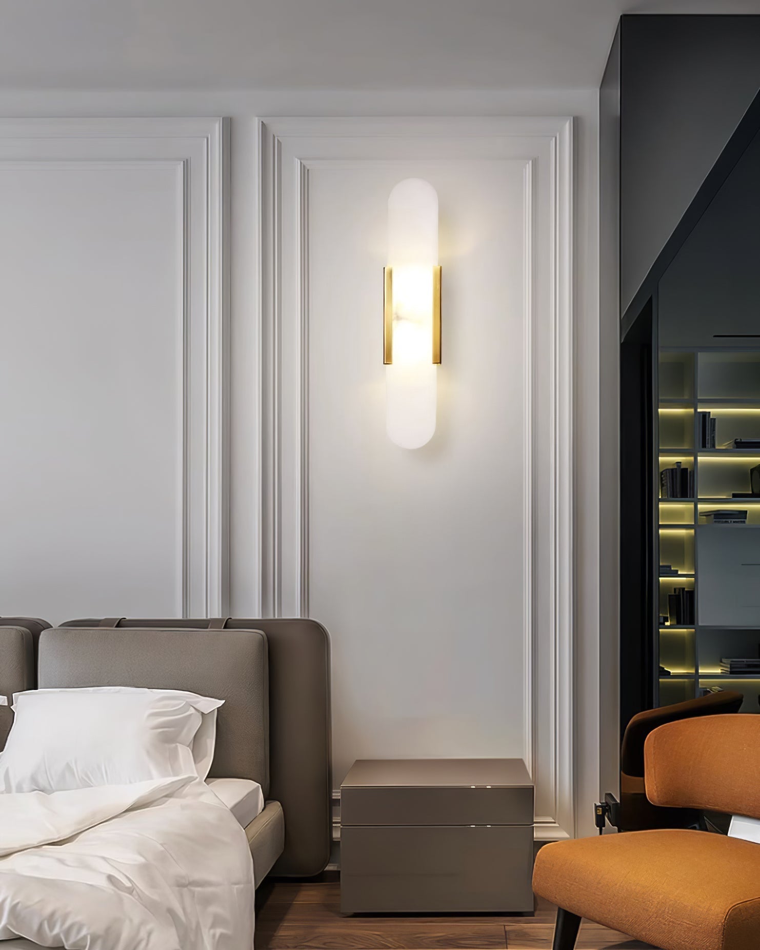 Längliche Wandleuchte aus natürlichem Alabaster, sanftes Licht, eleganter, zeitloser Luxus-Stil