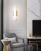 Längliche Wandleuchte aus natürlichem Alabaster, sanftes Licht, eleganter, zeitloser Luxus-Stil