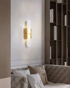 Längliche Wandleuchte aus natürlichem Alabaster, sanftes Licht, eleganter, zeitloser Luxus-Stil