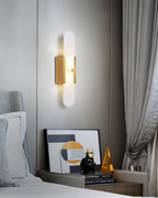 Längliche Wandleuchte aus natürlichem Alabaster, sanftes Licht, eleganter, zeitloser Luxus-Stil