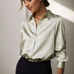 Blusa in satin a maniche lunghe per donne con colletto strutturato – Stella