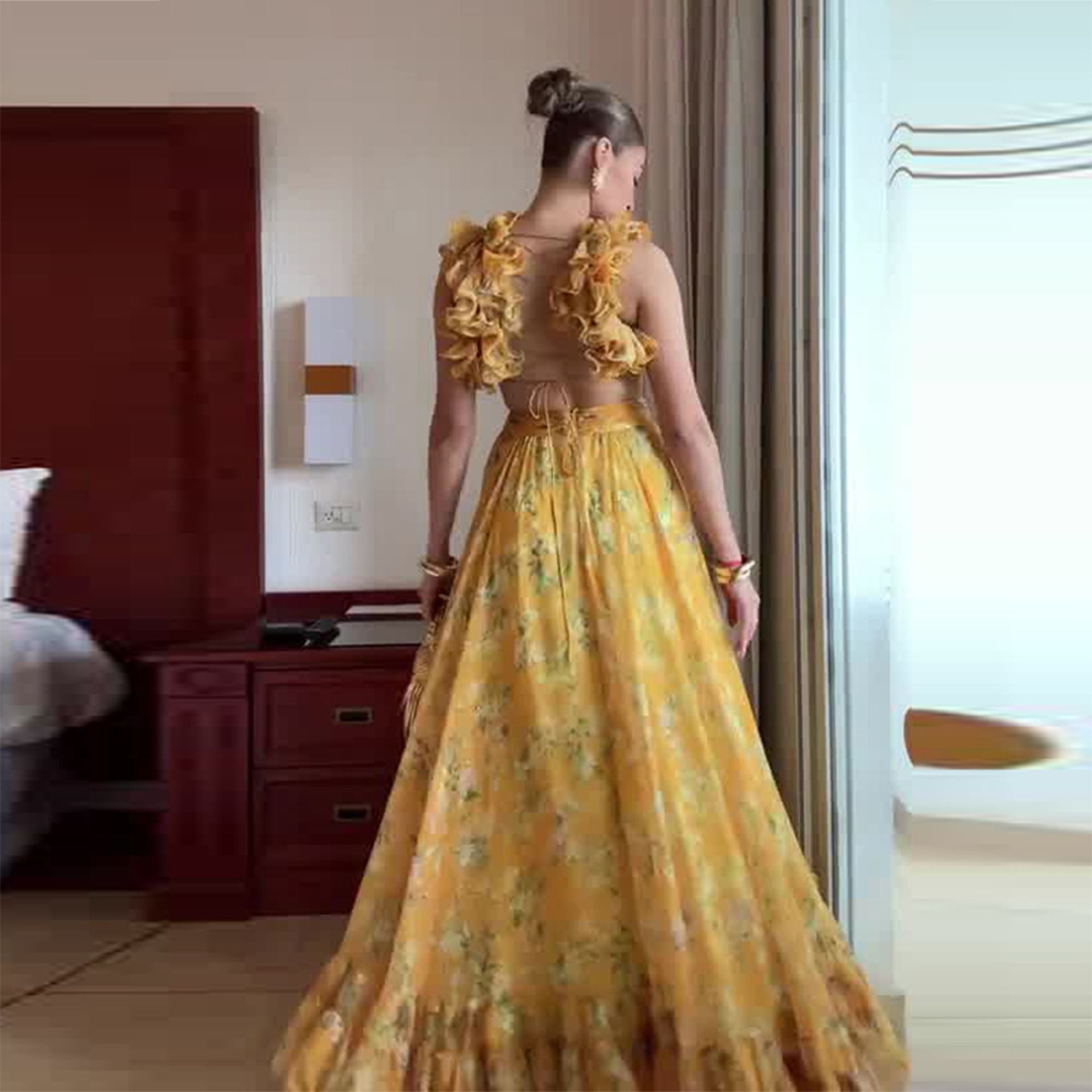 Vestido Largo Floral Volantes Escote en V Pliegues Pinzados Sin Mangas Poliéster Mujer Elegante Boda Jardín Noche Verano – Soleil d'Or