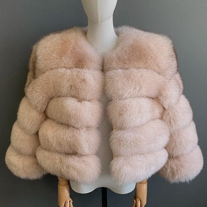 Abrigo de piel para mujer con bandas horizontales y cuello alto
