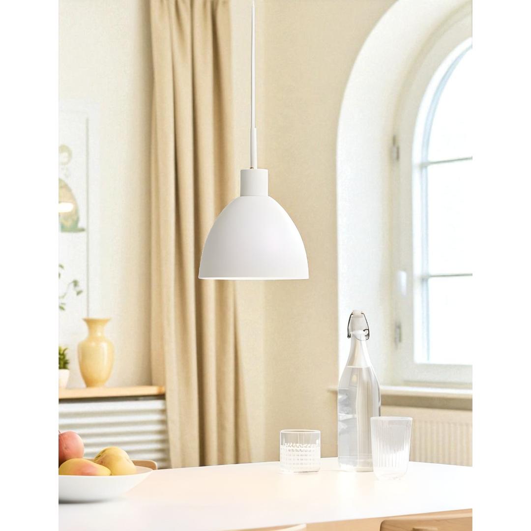 Suspension en Métal Blanc de Forme Conique