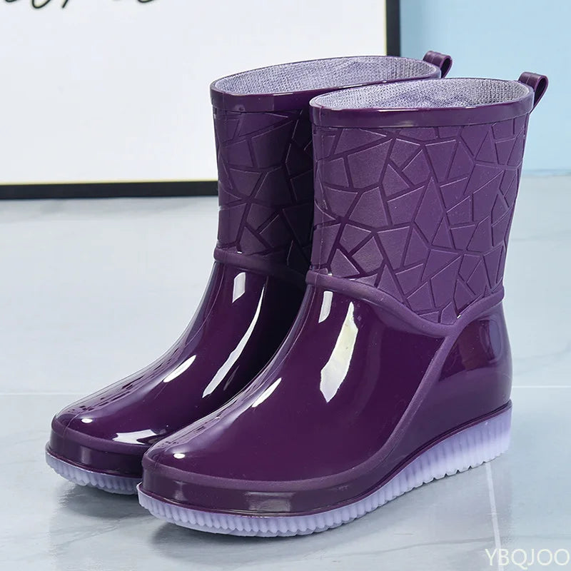 Bottes de Pluie pour Femmes à Tige Mi-Mollet et Motif Géométrique en Relief - Hiverline