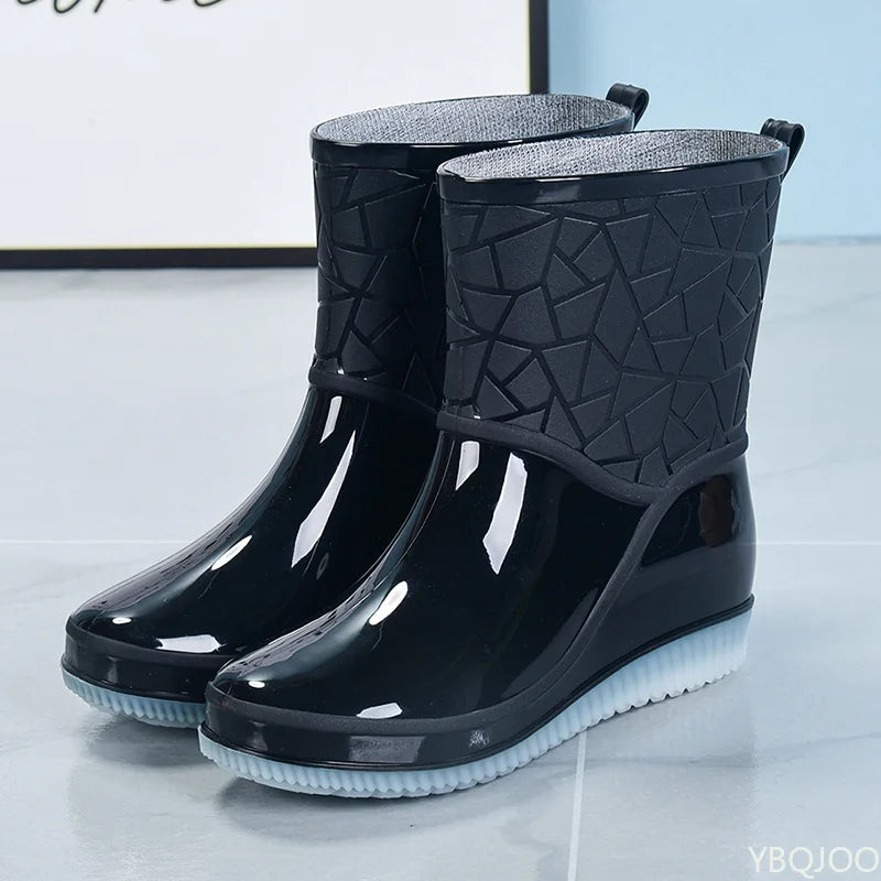 Bottes de Pluie pour Femmes à Tige Mi-Mollet et Motif Géométrique en Relief - Hiverline