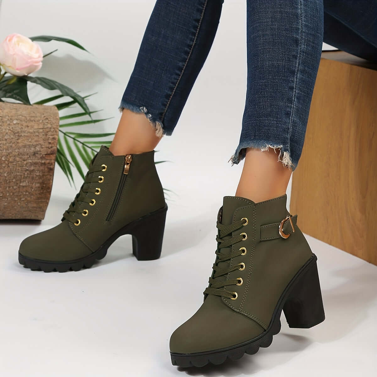 Bottines Femme à Talon Bloc Lacées avec Boucle et Fermeture Éclair Style Combat - Hiverline