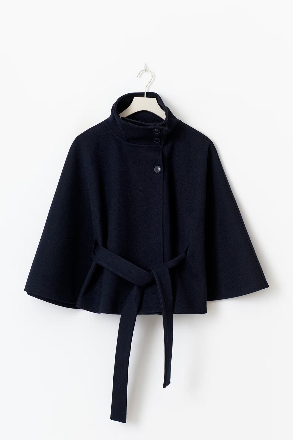 Cape Femme Col Montant Boutonné et Ceinture Nouée – Coupe Évasée - Hiverline