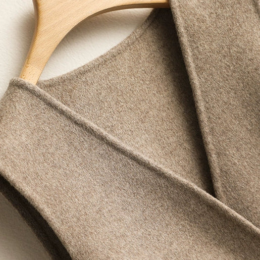 Gilet sans Manches Femme à Col en V Croisé et Bouton Perle - Hiverline
