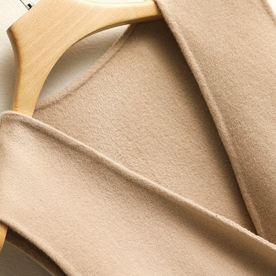 Gilet sans Manches Femme à Col en V Croisé et Bouton Perle - Hiverline