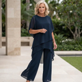 Damen Büro-Outfit mit drapiertem Oberteil und weitem, asymmetrischem Palazzo-Hose – Sienna