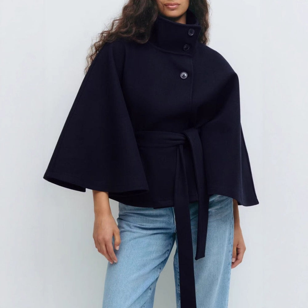 Manteau Cape Femme Col Haut Ceinturé – Coupe Enveloppante Hiver - Hiverline