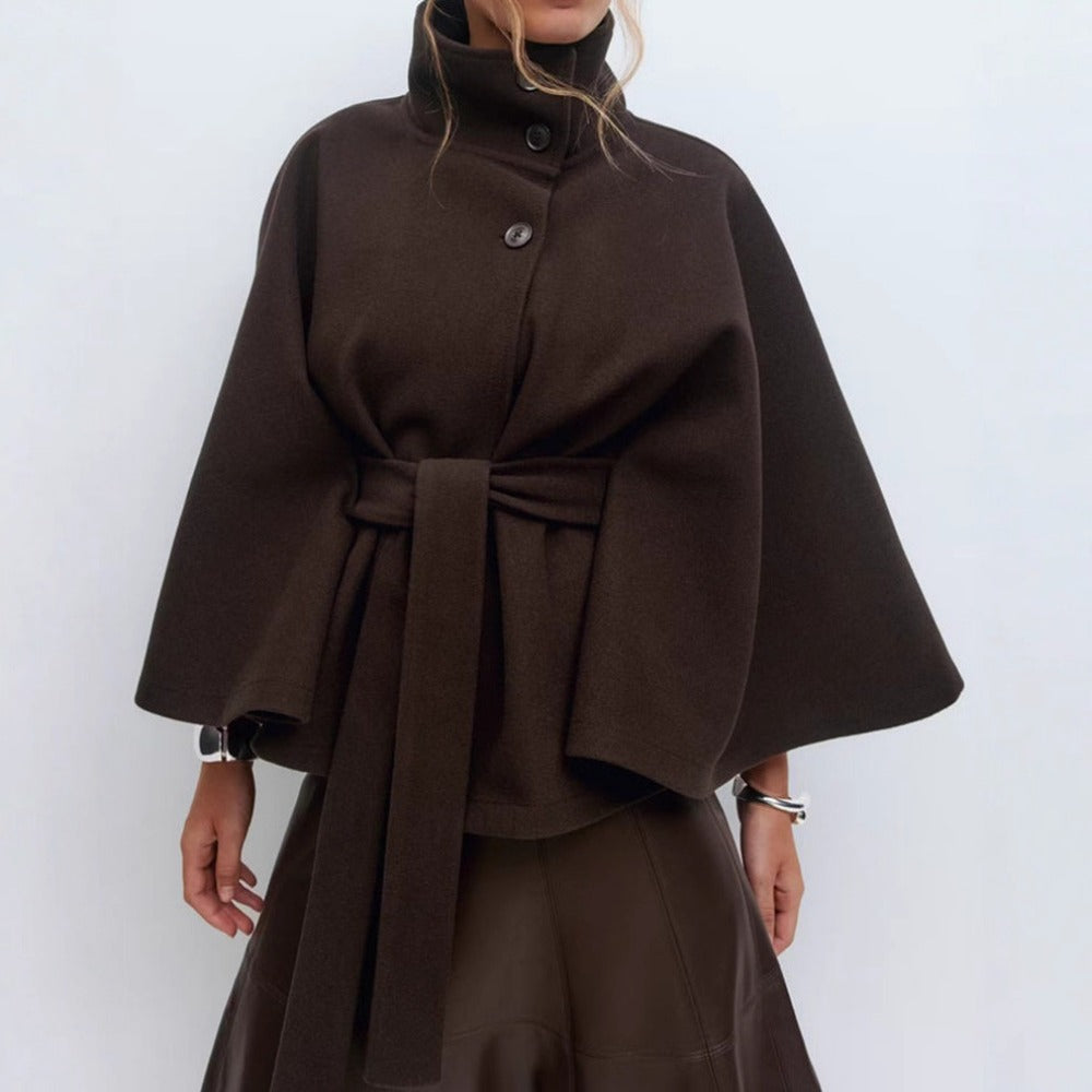 Manteau Cape Femme Col Haut Ceinturé – Coupe Enveloppante Hiver - Hiverline