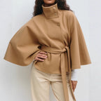 Manteau Cape Femme Col Haut Ceinturé – Coupe Enveloppante Hiver - Hiverline