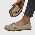 Mocassins Femme Slip-On Confort Semelle Rembourrée Détail Chaîne Dorée Casual Bureau - Hiverline